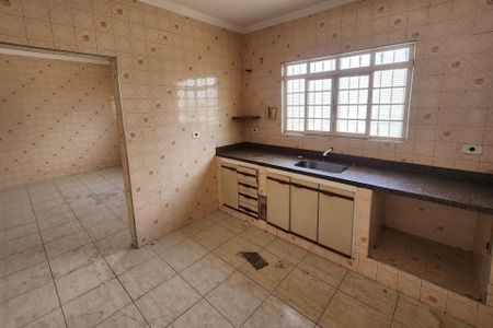 Casa para alugar com 492m², 3 quartos e 2 vagasCozinha