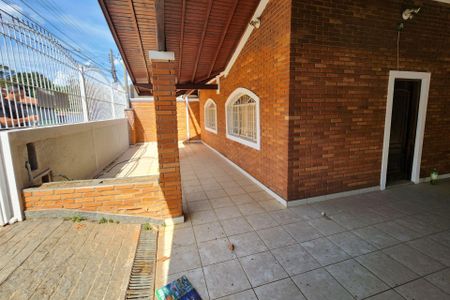 Casa para alugar com 492m², 3 quartos e 2 vagasQuintal