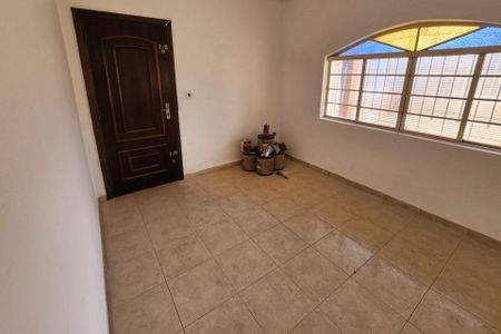 Casa para alugar com 492m², 3 quartos e 2 vagasSala