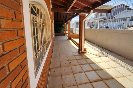 Casa para alugar com 492m², 3 quartos e 2 vagasQuintal