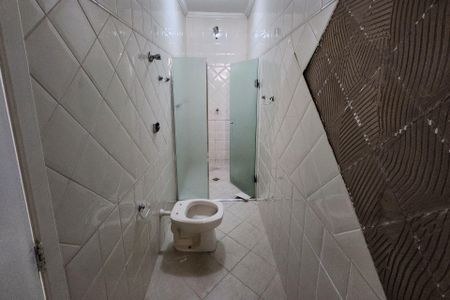 Casa para alugar com 492m², 3 quartos e 2 vagasBanheiro da Suíte