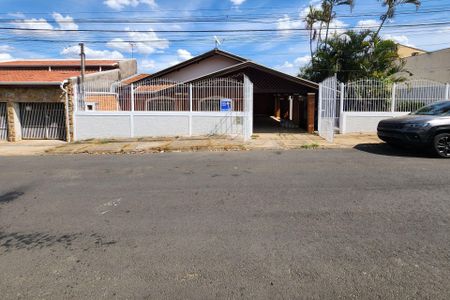 Casa para alugar com 492m², 3 quartos e 2 vagasFachada
