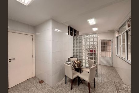 Apartamento à venda com 110m², 2 quartos e 1 vagaCozinha