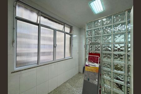 Apartamento à venda com 110m², 2 quartos e 1 vagaÁrea de Serviço