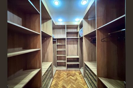 Apartamento à venda com 110m², 2 quartos e 1 vagaCloset da Suíte