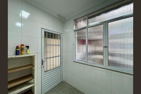 Apartamento à venda com 110m², 2 quartos e 1 vagaÁrea de Serviço