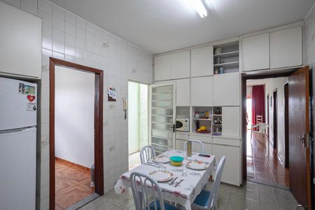 Casa à venda com 200m², 4 quartos e 4 vagasCozinha