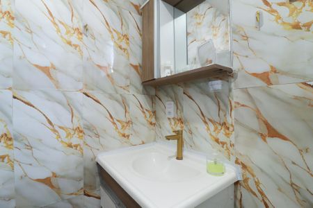 Apartamento à venda com 52m², 2 quartos e 1 vaga Apartamento à venda com 52m², 2 quartos e 1 vagaBanheiro