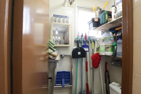 Apartamento à venda com 52m², 2 quartos e 1 vaga Apartamento à venda com 52m², 2 quartos e 1 vagaBanheiro de Serviço