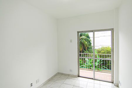 Quarto 1 de apartamento para alugar com 2 quartos, 55m² em Pechincha, Rio de Janeiro