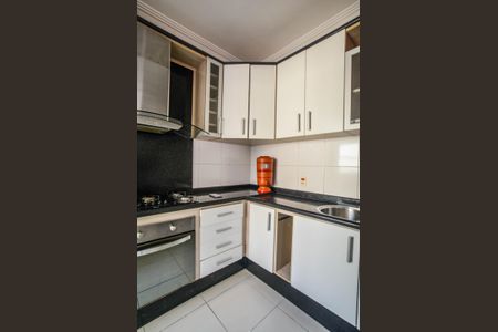 Apartamento para alugar com 60m², 2 quartos e 3 vagas Apartamento para alugar com 60m², 2 quartos e 3 vagasCozinha e Área de Serviço