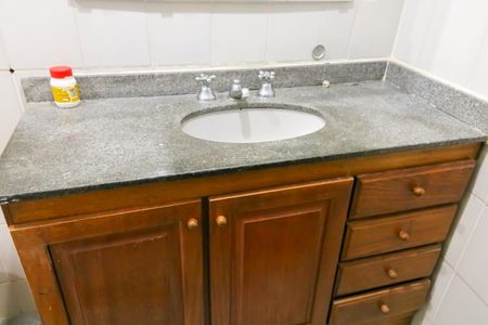 Casa de condomínio à venda com 345m², 2 quartos e 1 vagaBanheiro - Casa 1