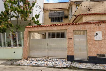 Casa de condomínio à venda com 345m², 2 quartos e 1 vagaFrente