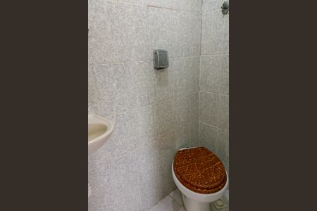 Casa de condomínio à venda com 345m², 2 quartos e 1 vagaBanheiro de Serviço - Casa 1