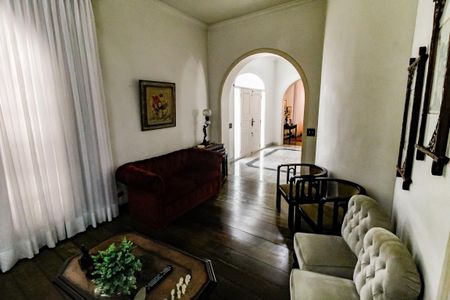 Casa para alugar com 540m², 4 quartos e 5 vagasSala 2