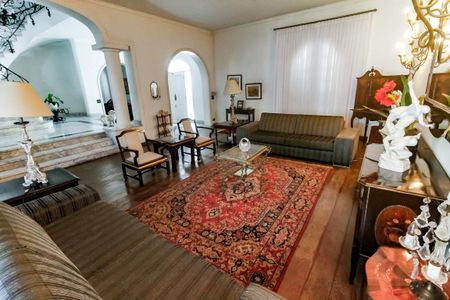 Casa para alugar com 540m², 4 quartos e 5 vagasSala 1