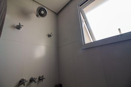 Apartamento à venda com 178m², 4 quartos e 3 vagas Apartamento à venda com 178m², 4 quartos e 3 vagasBanheiro da Suíte 2