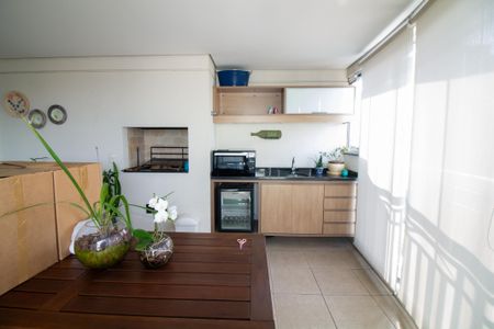 Apartamento à venda com 178m², 4 quartos e 3 vagas Apartamento à venda com 178m², 4 quartos e 3 vagasVaranda Gourmet