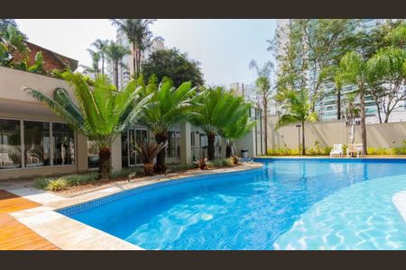 Apartamento à venda com 178m², 4 quartos e 3 vagas Apartamento à venda com 178m², 4 quartos e 3 vagasÁrea comum - Piscina