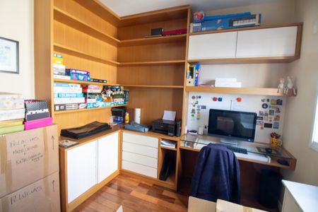 Apartamento à venda com 178m², 4 quartos e 3 vagas Apartamento à venda com 178m², 4 quartos e 3 vagasQuarto 2