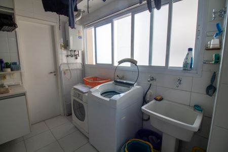 Apartamento à venda com 178m², 4 quartos e 3 vagas Apartamento à venda com 178m², 4 quartos e 3 vagasÁrea de Serviço