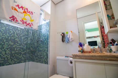 Apartamento à venda com 178m², 4 quartos e 3 vagas Apartamento à venda com 178m², 4 quartos e 3 vagasBanheiro da Suíte 1