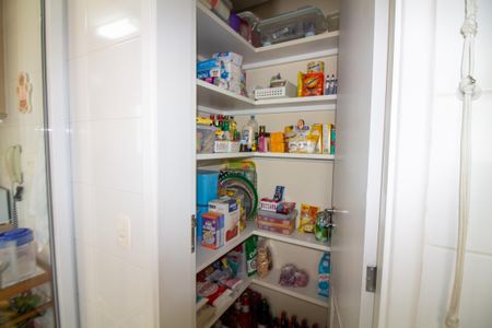 Apartamento à venda com 178m², 4 quartos e 3 vagas Apartamento à venda com 178m², 4 quartos e 3 vagasDespensa