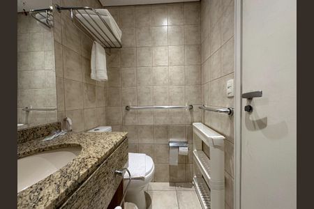 Studio à venda com 30m², 1 quarto e 1 vaga Studio à venda com 30m², 1 quarto e 1 vagaBanheiro