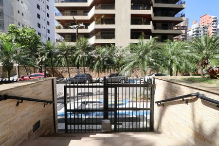 Apartamento para alugar com 336m², 4 quartos e 2 vagas Apartamento para alugar com 336m², 4 quartos e 2 vagasFachada