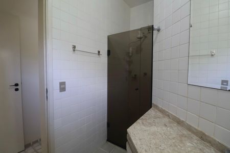 Apartamento para alugar com 336m², 4 quartos e 2 vagas Apartamento para alugar com 336m², 4 quartos e 2 vagasBanheiro Social