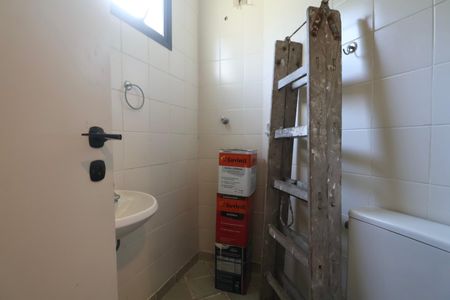 Apartamento para alugar com 336m², 4 quartos e 2 vagas Apartamento para alugar com 336m², 4 quartos e 2 vagasBanheiro de Serviço