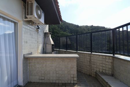 Apartamento para alugar com 336m², 4 quartos e 2 vagas Apartamento para alugar com 336m², 4 quartos e 2 vagasVaranda