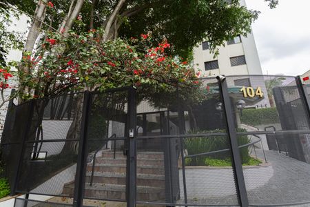 Fachada de apartamento à venda com 2 quartos, 61m² em Vila Uberabinha, São Paulo