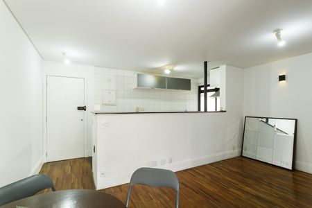Sala de apartamento à venda com 2 quartos, 61m² em Vila Uberabinha, São Paulo