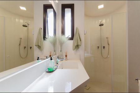 Apartamento à venda com 112m², 2 quartos e 2 vagasBanheiro da Suíte