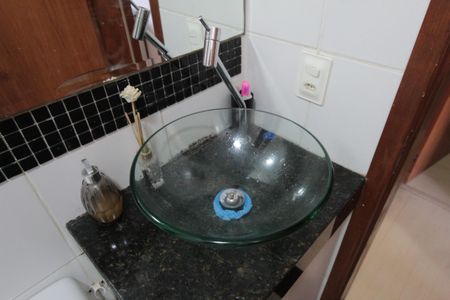 Apartamento à venda com 54m², 2 quartos e 1 vagaBanheiro Social