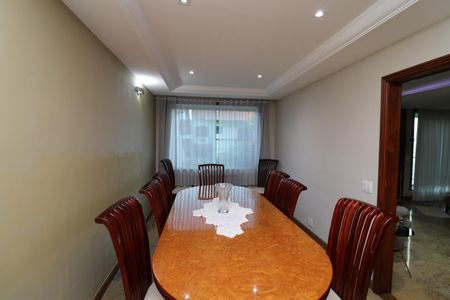 Sala de casa à venda com 5 quartos, 450m² em Jardim Guanabara, Rio de Janeiro