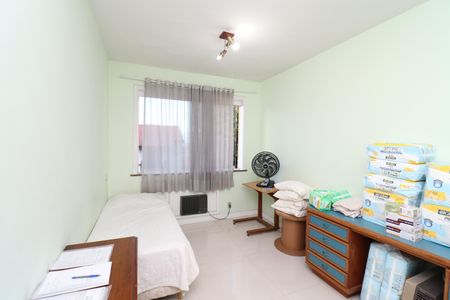 Casa à venda com 450m², 5 quartos e 4 vagasSemi Suíte 2