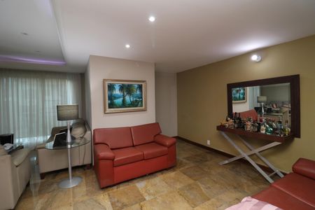 Sala de casa à venda com 5 quartos, 450m² em Jardim Guanabara, Rio de Janeiro