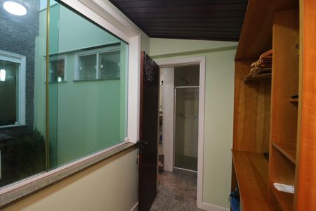 Casa à venda com 450m², 5 quartos e 4 vagasSemi Suíte 1