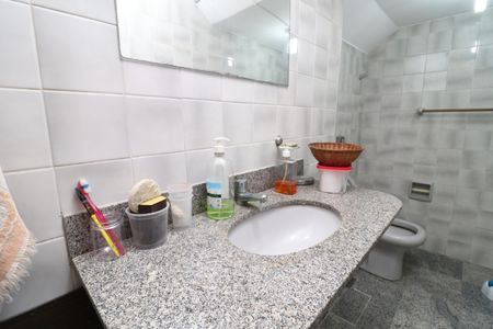 Casa à venda com 450m², 5 quartos e 4 vagasGaragem - Banheiro