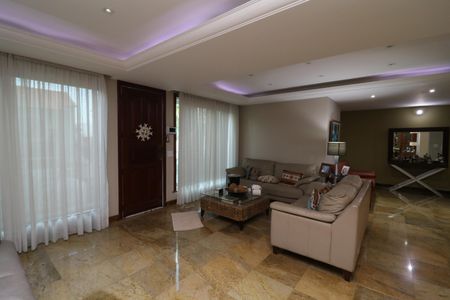 Sala de casa à venda com 5 quartos, 450m² em Jardim Guanabara, Rio de Janeiro