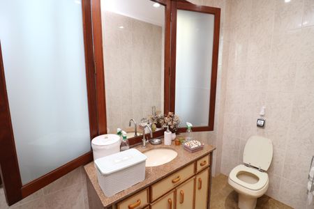 Casa à venda com 450m², 5 quartos e 4 vagasLavabo