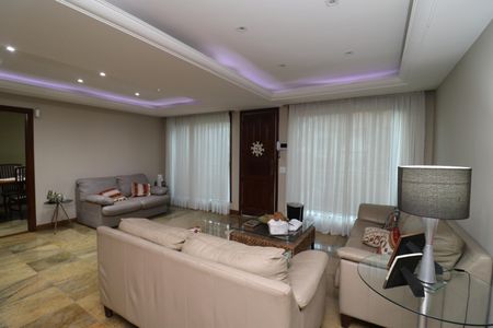 Sala de casa à venda com 5 quartos, 450m² em Jardim Guanabara, Rio de Janeiro