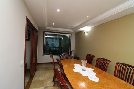 Casa à venda com 450m², 5 quartos e 4 vagasSala