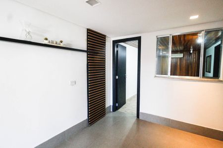 Casa à venda com 284m², 3 quartos e 4 vagas Casa à venda com 284m², 3 quartos e 4 vagasQuarto de serviço 1