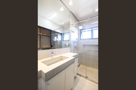 Casa à venda com 284m², 3 quartos e 4 vagas Casa à venda com 284m², 3 quartos e 4 vagasBanheiro 2