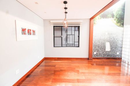 Casa à venda com 284m², 3 quartos e 4 vagas Casa à venda com 284m², 3 quartos e 4 vagasSala