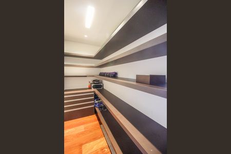 Casa à venda com 284m², 3 quartos e 4 vagas Casa à venda com 284m², 3 quartos e 4 vagasDespensa