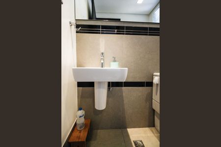 Casa à venda com 284m², 3 quartos e 4 vagas Casa à venda com 284m², 3 quartos e 4 vagasBanheiro de serviço 1